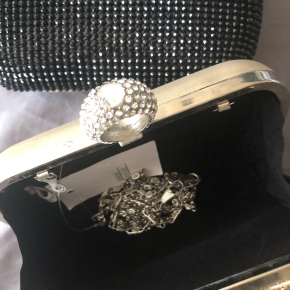 ⭐️Crystal Ring Clutch - Picture 2 of 4